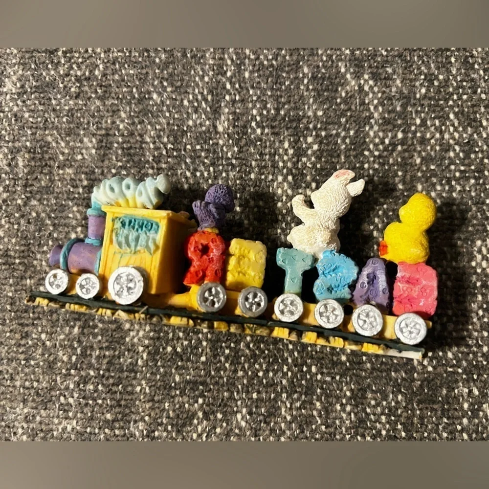 Easter Holiday Train Figurine w Bunnies and Friends